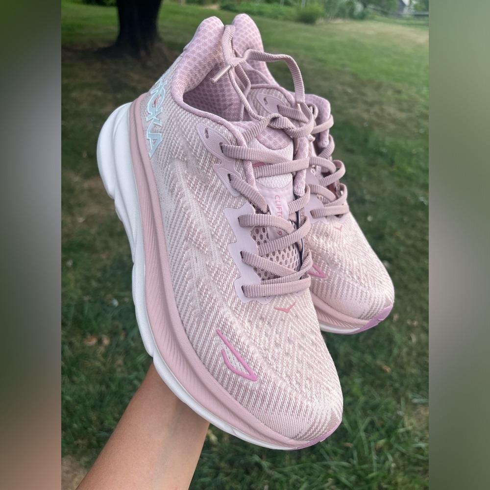 Hoka Clifton 9